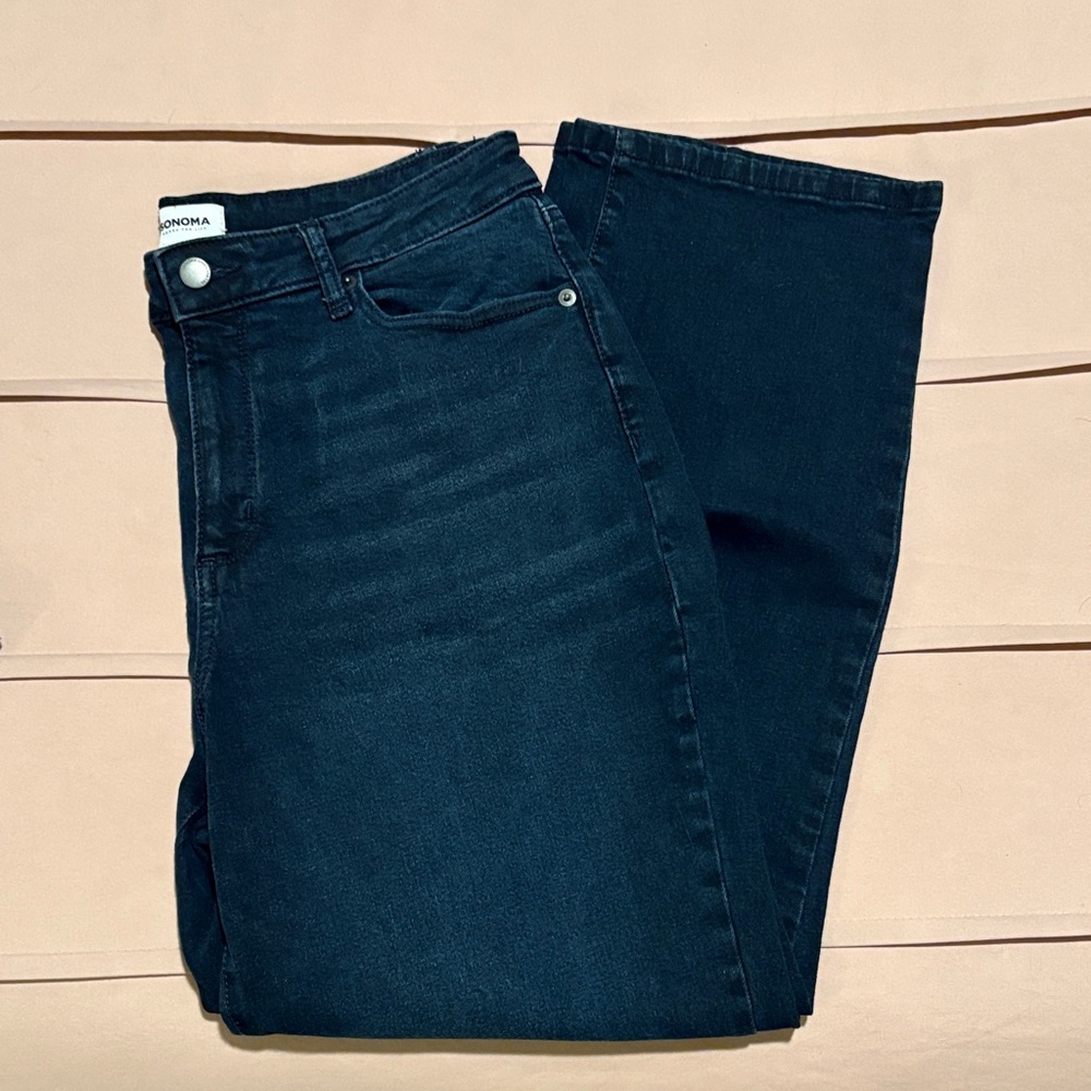Women’s Curvy Straight Jeans